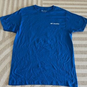 🚨3/$8🚨 Mens medium Columbia cotton tee pit 20 length 29